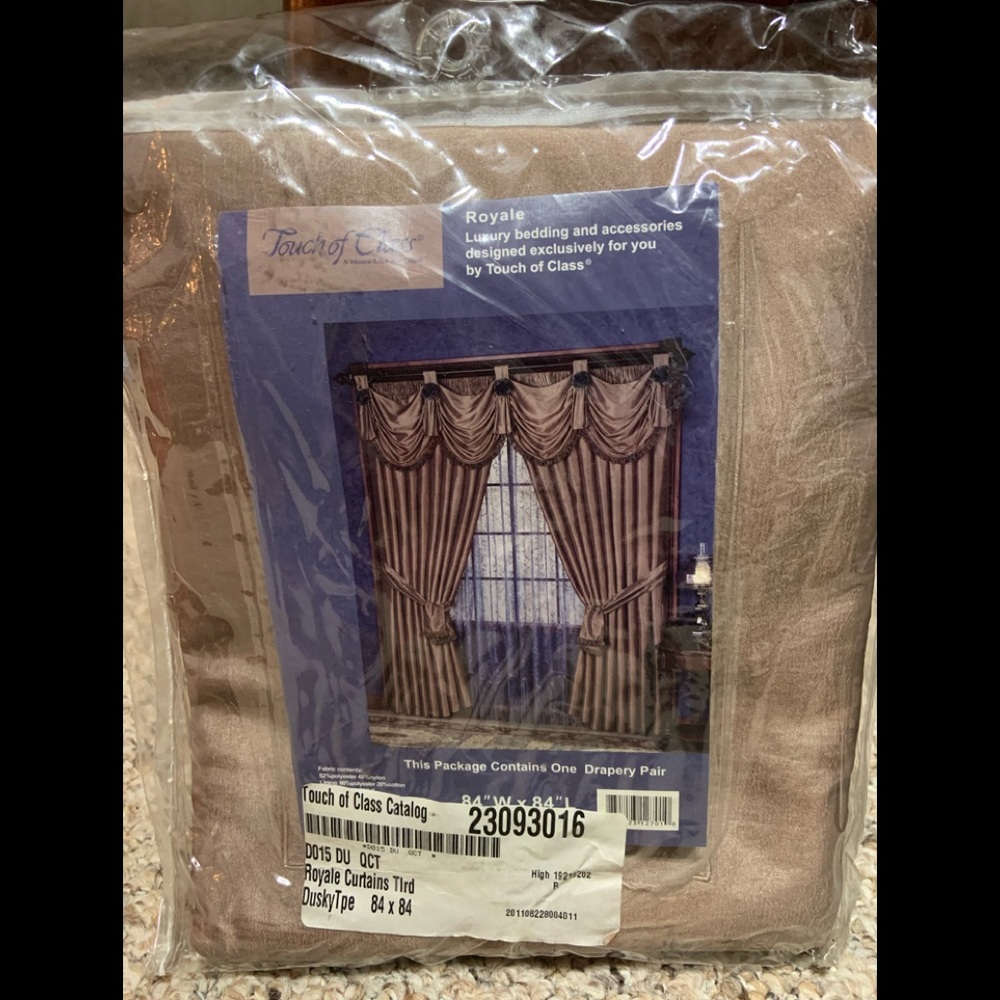 Royals Curtain one Panel - Picture 2 of 6